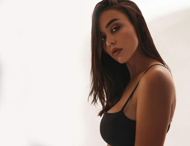 Lebanese single woman